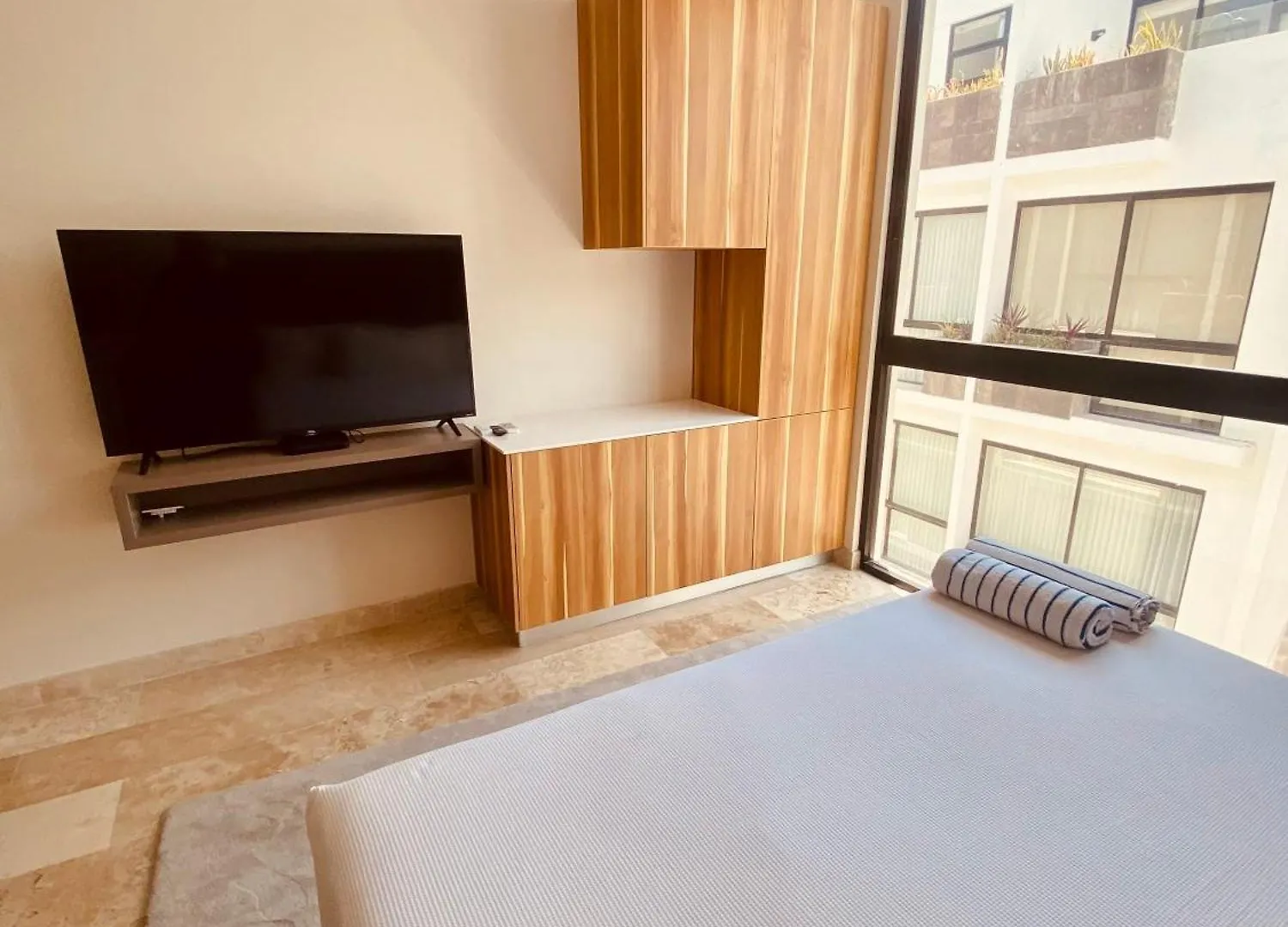 Oscar Wilde - Ph With Private Rooftop And Plunge Pool & Gym & Beach Club Access 툴룸